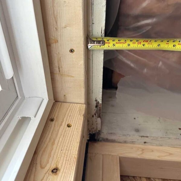 Suministro e instalación de dintel de madera para puertas por ml
