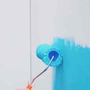 Suministro y aplicación de pintura color a definir a 3 manos por m2