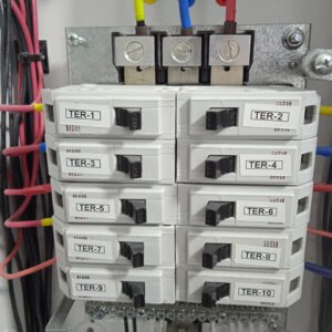 Suministro e instalación de tablero eléctrico de enchufar | De 12 a 42 circuitos