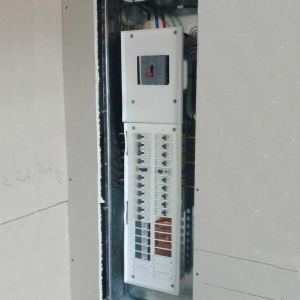 Suministro e instalación de tablero eléctrico de enchufar | De 12 a 42 circuitos - Imagen 6