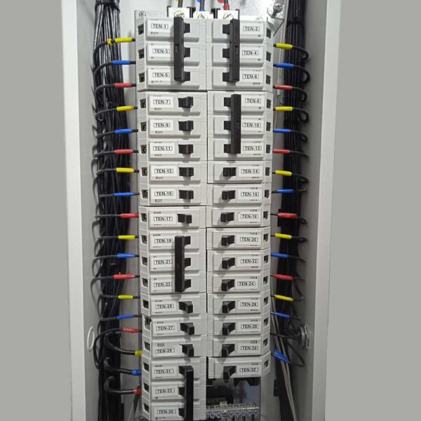 Suministro e instalación de tablero eléctrico de enchufar | De 12 a 42 circuitos - Imagen 7