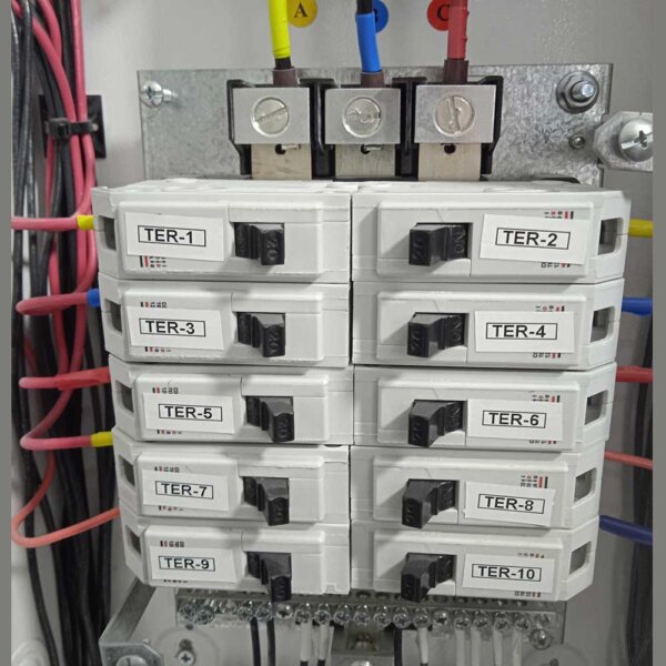 Suministro e instalación de tablero eléctrico de enchufar | De 12 a 42 circuitos