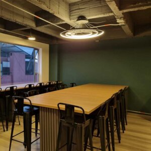 Comedor Barra General en WPC Negro y Aglomerado Sagano | Diseño Moderno