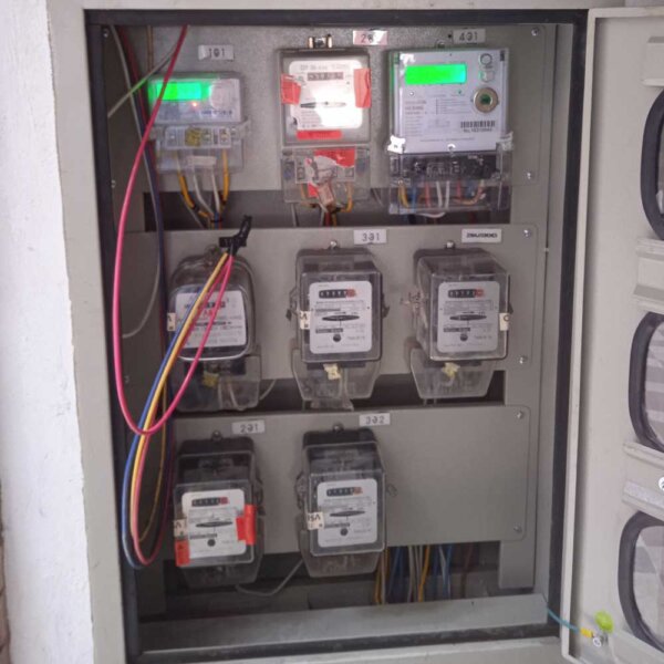 Suministro e instalación de armario de 9 contadores trifásicos o monofásicos por unidad - Imagen 2