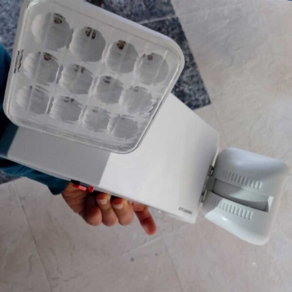 Suministro e instalación de luminarias LED de emergencia tipo arena - Imagen 4